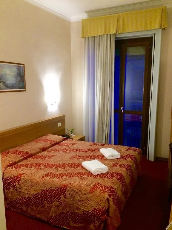 Royal Hotel Milano 3*,  Italia