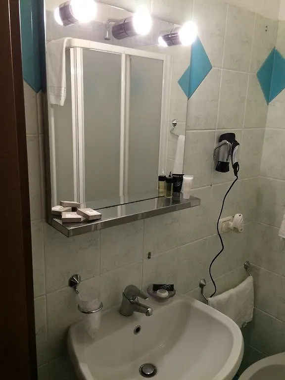 Royal Hotel Milano 3*,