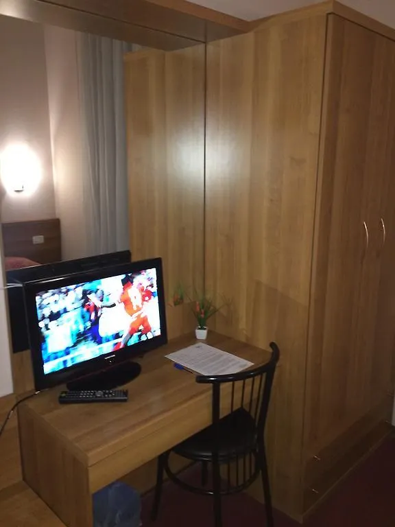 ***  Royal Hotel Milano Italia