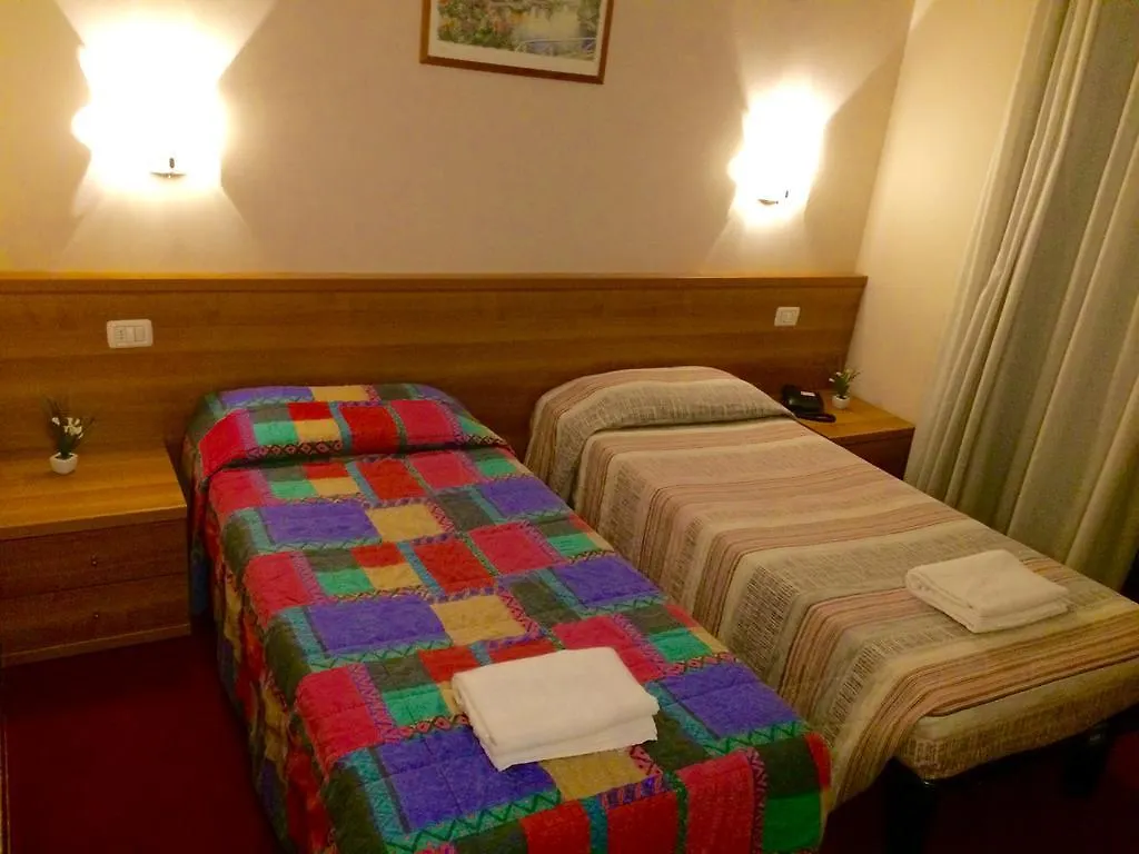 ***  Royal Hotel Milano Italia